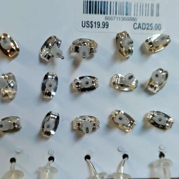 Claire's Christmas Earrings - Picture 2 of 3